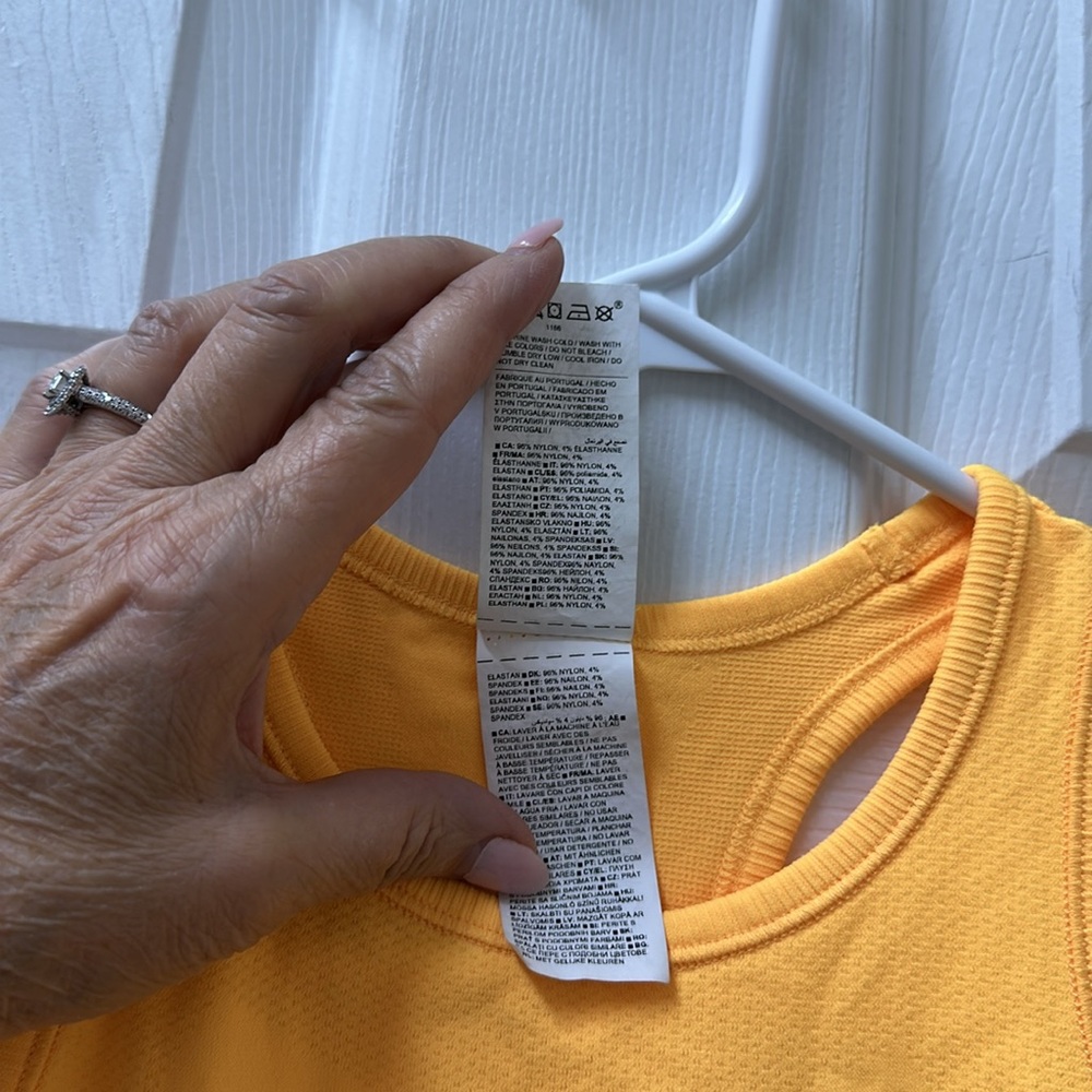 LIKE NEW! Athleta Girl Power Up Seamless Tank - Picture 12 of 12